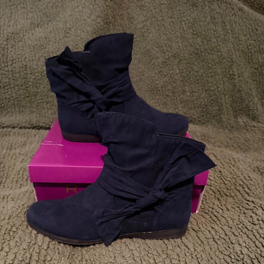 Rampage Basha Microsuede Bootie with Removable Bow Navy Size 8